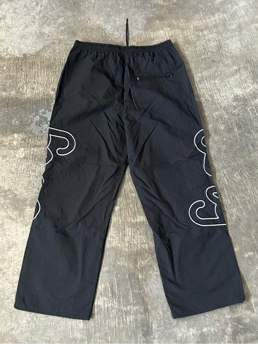 LRG Men’s Black Lightweight Sweatpants with WHITE logo Side graphics - Medium - Picture 2 of 2